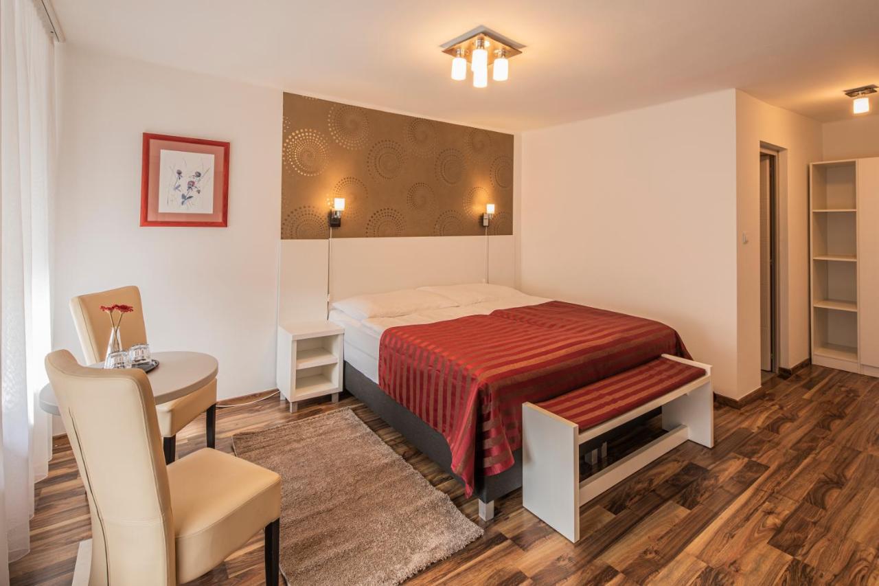 Riviera Rooms Vendegszobak Mosonmagyaróvár Εξωτερικό φωτογραφία