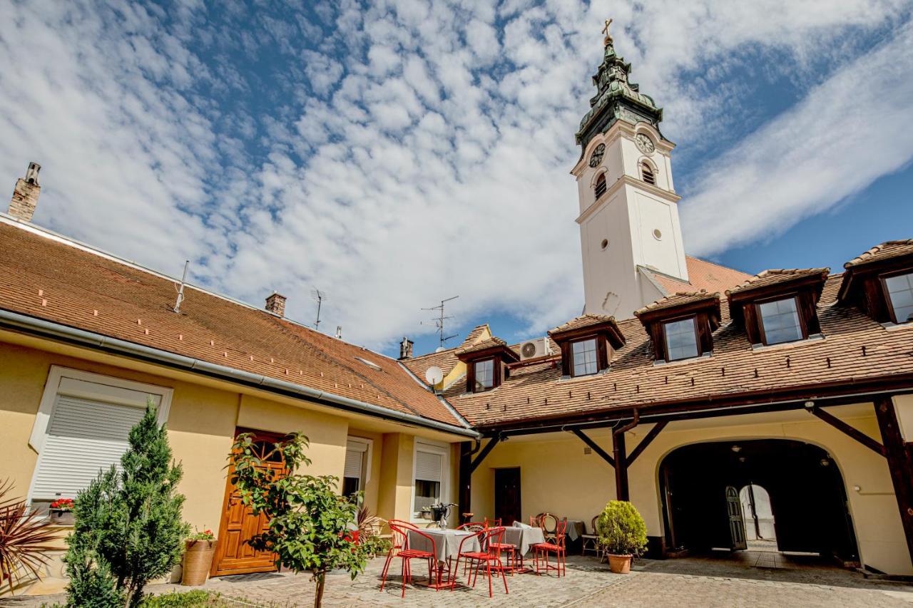 Riviera Rooms Vendegszobak Mosonmagyaróvár Εξωτερικό φωτογραφία